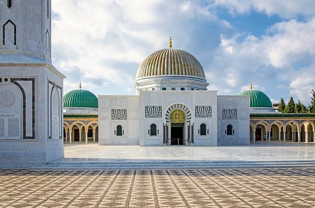 Kulturschätze und Wüstensonne - Tunesiens Paradies - Mausoleum - Monastir