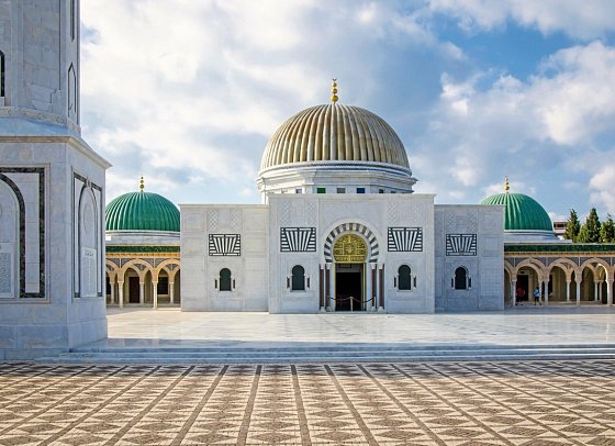 Kulturschätze und Wüstensonne - Tunesiens Paradies - Mausoleum - Monastir