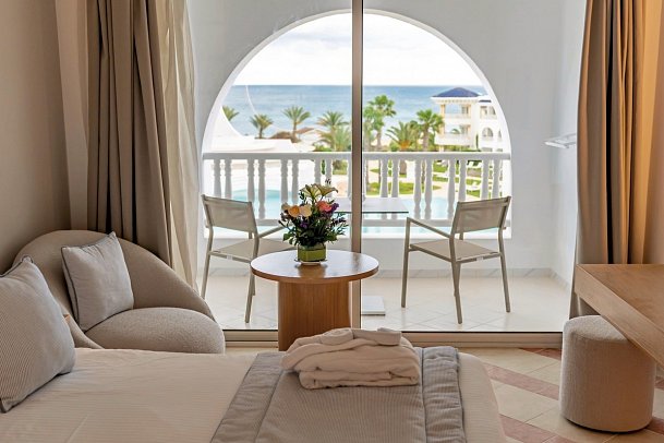 Royal Tulip Taj Sultan - Wohnbeispiel Doppelzimmer Premium Meerblick (Zimmercodierungen DMM & DCM)