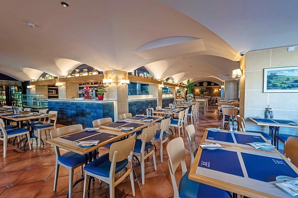 Maritim Antonine Hotel & Spa