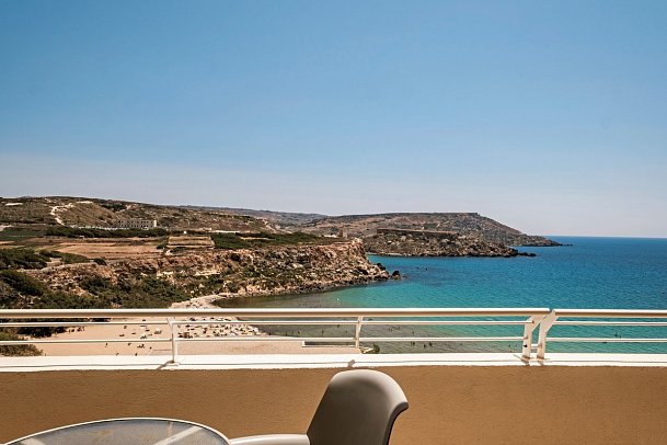 Radisson Blu Resort & Spa Golden Sands - Wohnbeispiel Suite Meerblick (Zimmercodierung DSM)