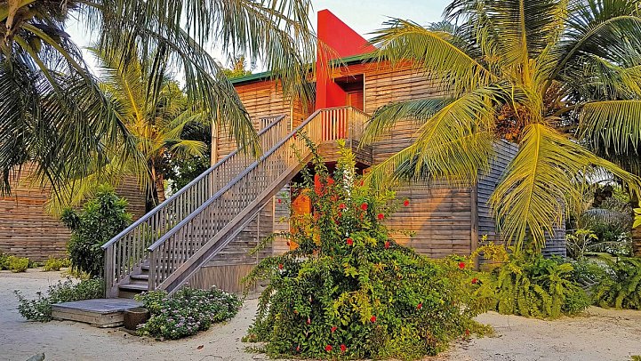 The Barefoot Eco Hotel - Wohnbeispiel Ocean View (Zimmercodierungen UG4 & VV4)