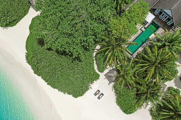 Four Seasons Resort Maldives at Landaa Giraavaru