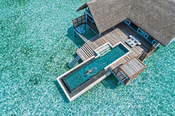 Four Seasons Resort Maldives at Landaa Giraavaru - Sunrise Water Villa Pool
