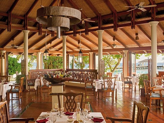 Royal Island Resort & Spa