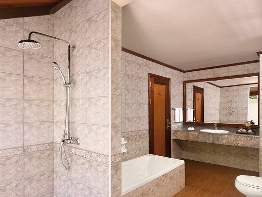 Royal Island Resort & Spa - Beispiel Bad Beach Villa (Zimmercodierung VB1)