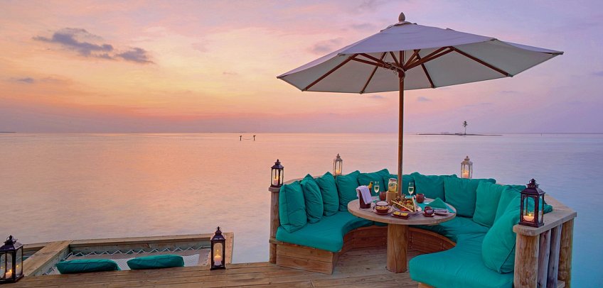 Gili Lankanfushi Maldives - Over Water Bar