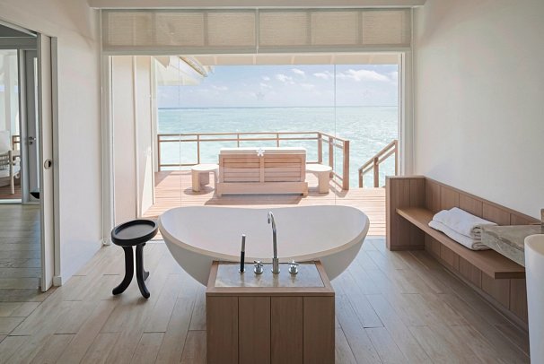 LUX* South Ari Atoll, Maldives - Beispiel Bad Water Villa (Zimmercodierung VX1)