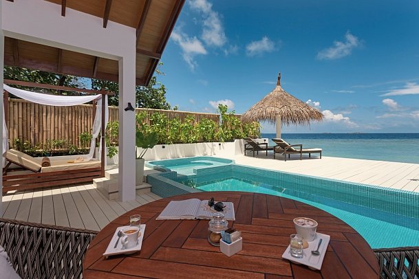 Malahini Kuda Bandos - Wohnbeispiel Sunset Beach Pool Suite (Zimmercodierung WB1)