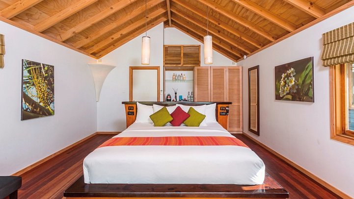 Kuredu Island Resort & Spa - Wohnbeispiel O Beach Villa (Zimmercodierung VO1)