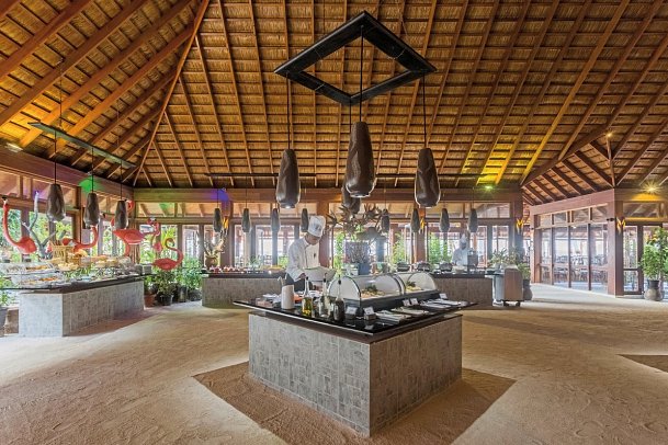 Vilamendhoo Island Resort & Spa