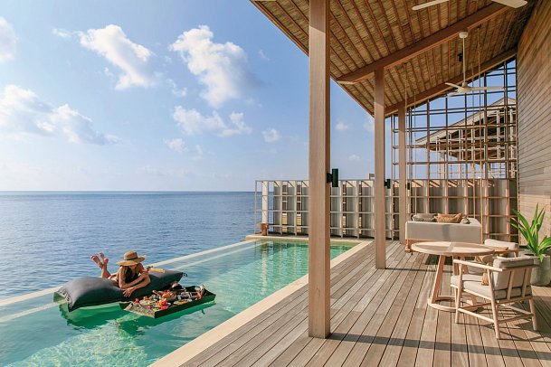 Kudadoo Maldives Private Island - Floating Breakfast