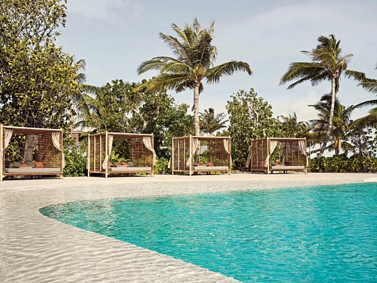 Patina Maldives, Fari Islands