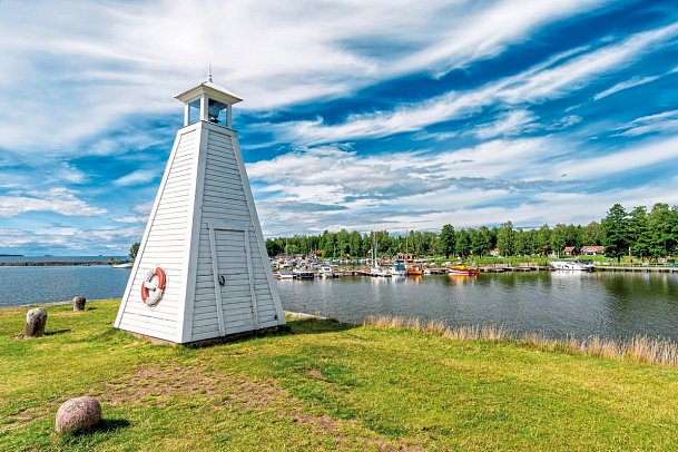 Von Küste zu Küste (ab Malmö) - Leuchtturm am Göta-Kanal, Sjotorp