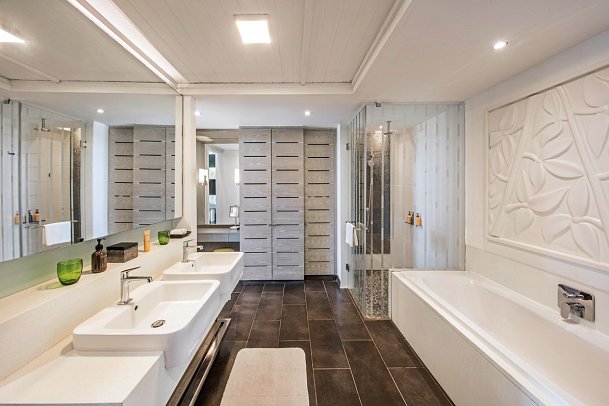 Long Beach Mauritius - Badezimmer Junior Suite (Zimmercodierungen JB1, JBO, JM1, JC1, JB8, JH1, JCO, JO8, JHO, JCD, JI8 & JH4)