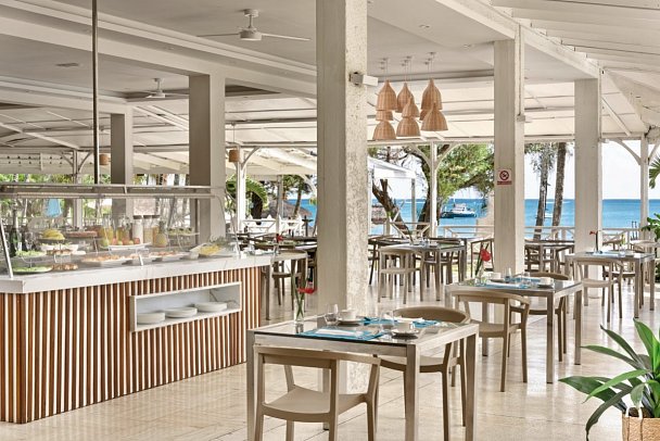 Coral Azur Beach Resort