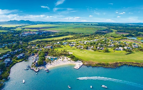 The Bay Club at Anahita