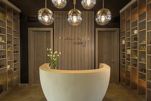 The Bay Club at Anahita