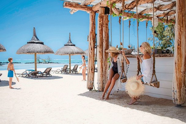 The Bay Club at Anahita