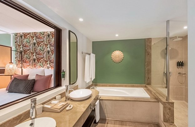 Victoria Beachcomber Resort & Spa - Badezimmer Deluxe (Zimmercodierungen UD1, UB8 & UH2)