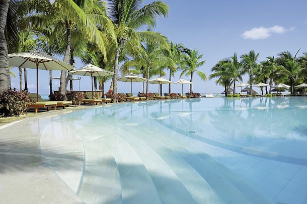 Paradis Beachcomber Golf Resort & Spa