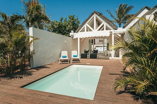 Radisson Blu Azuri Resort & Spa - Wohnbeispiel Beachfront Junior Suite with Pool (Zimmercodierungen JB1, JB8 & JH1)