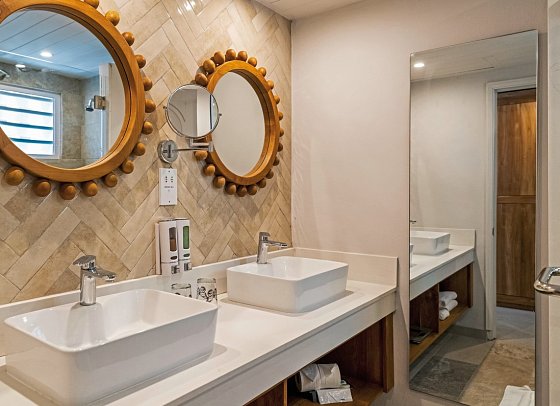 Casuarina Resort & Spa - Badezimmer Beispiel Privilege Sea Facing (Zimmercodierungen UR1, UH2, FB4 & US8)