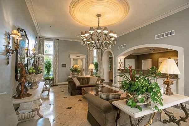 Bienville House Hotel