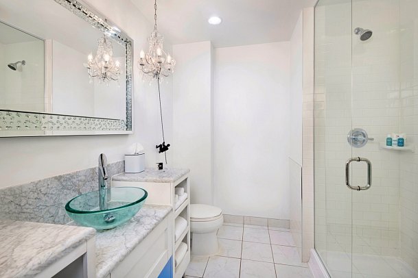 The Saint - Wohnbeispiel Bad (Zimmercodierungen UG2 & UG4)