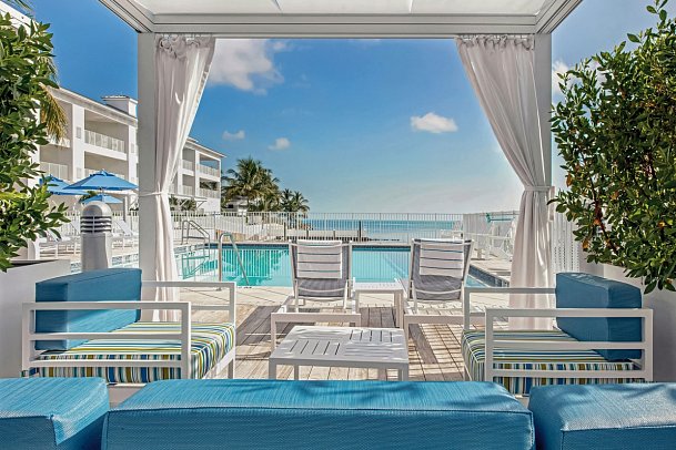 Courtyard Faro Blanco