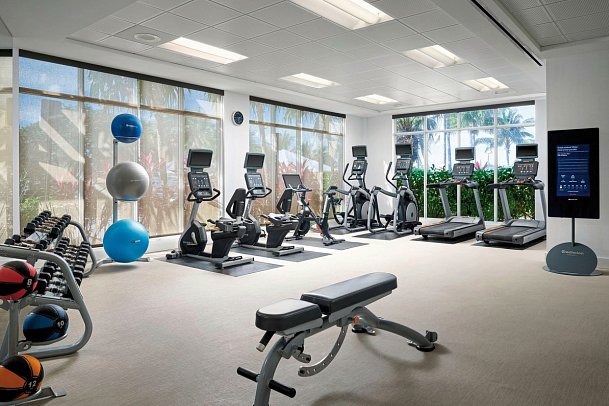 Courtyard Faro Blanco