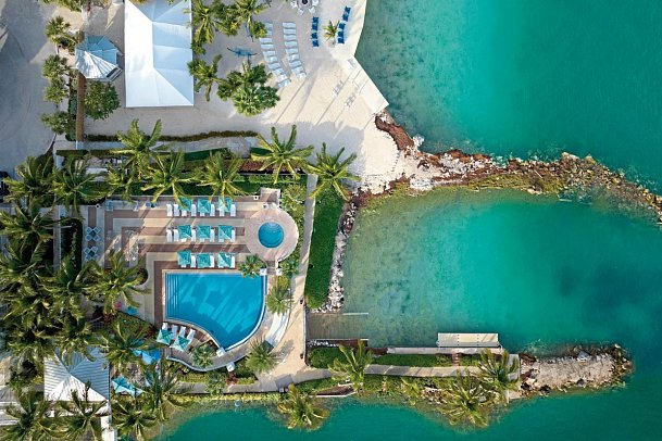 Courtyard Faro Blanco