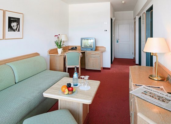 AllgäuSternHotel - Wohnbeispiel Familiensuite Alpenrose (Zimmercodierung WI1)