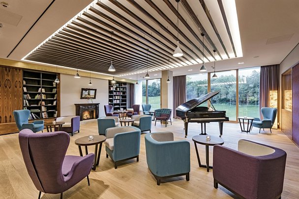 Klosterhof - Alpine Hideaway & Spa - Bibliothek 