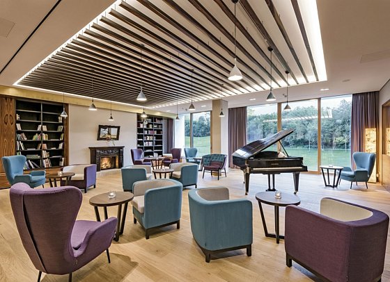 Klosterhof - Alpine Hideaway & Spa - Bibliothek 