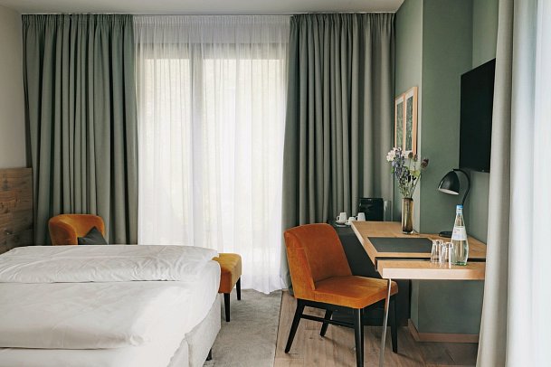 AMERON Neuschwanstein Alpsee Resort & Spa - Wohnbeispiel Doppelzimmer Komfort (Zimmercodierung DF1)