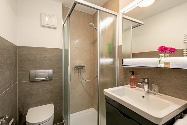 Hartungs Hoteldorf - Wohnbeispiel Einzelzimmer (Zimmercodierung EB1)