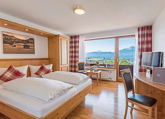 Hartungs Hoteldorf - Wohnbeispiel Doppelzimmer Seeblick (Zimmercodierung D1I)