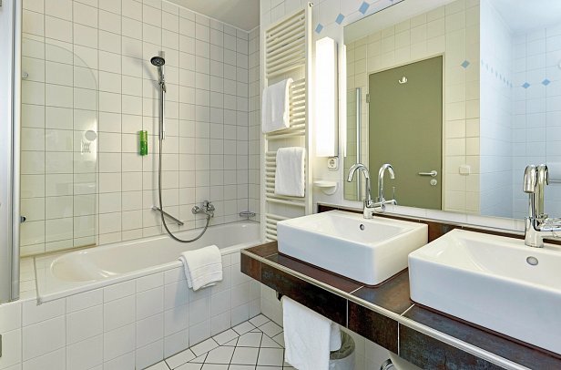 Hotel Bayern Vital - Beispiel Bad Juniorsuite (Zimmercodierung JB1)