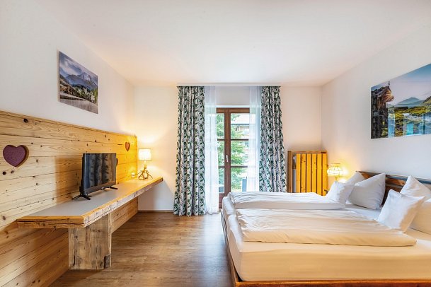 Das Bergmayr - Chiemgauer Alpenhotel - Wohnbeispiel Familienzimmer 2 Raum (Zimmercodierung FB1)