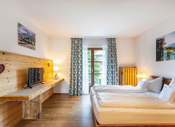 Das Bergmayr - Chiemgauer Alpenhotel - Wohnbeispiel Familienzimmer 2 Raum (Zimmercodierung FB1)