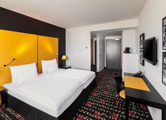 Holiday Inn München Westpark - inklusive NFL Munich Ticket