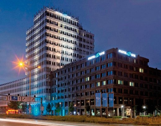 Motel One Munich Campus - inklusive NFL Munich Ticket