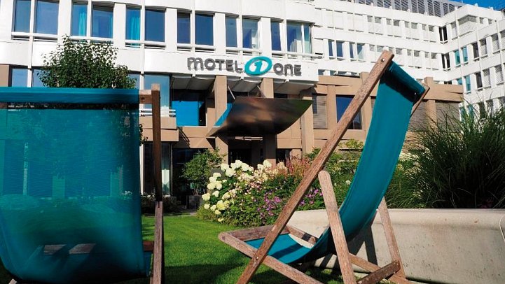 Motel One Munich Campus - inklusive NFL Munich Ticket