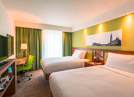 Hampton by Hilton München City West - inklusive NFL Munich Ticket