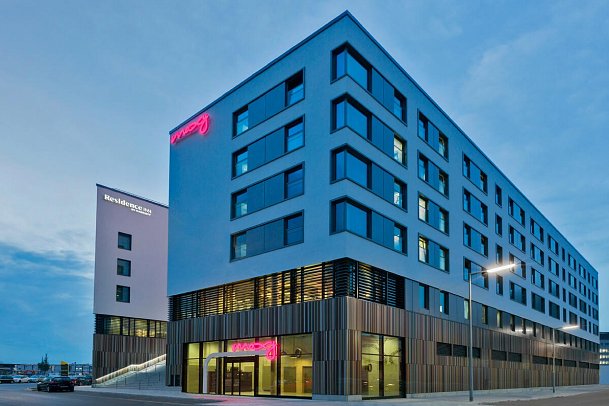 Moxy München Ostbahnhof - inklusive NFL Munich Ticket