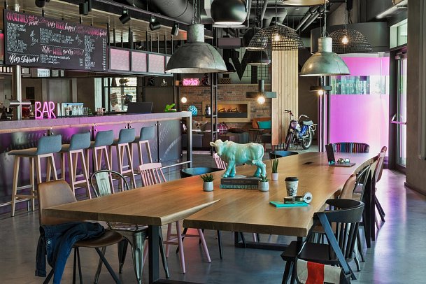 Moxy München Ostbahnhof - inklusive NFL Munich Ticket