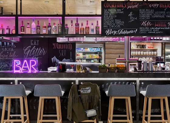 Moxy München Ostbahnhof - inklusive NFL Munich Ticket