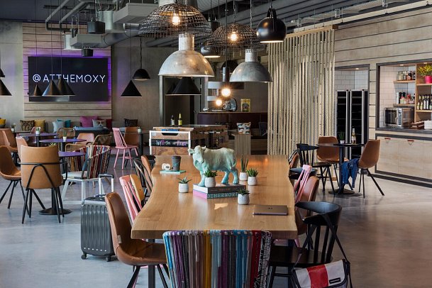 Moxy München Ostbahnhof - inklusive NFL Munich Ticket