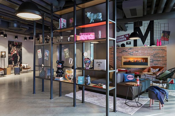 Moxy München Ostbahnhof - inklusive NFL Munich Ticket